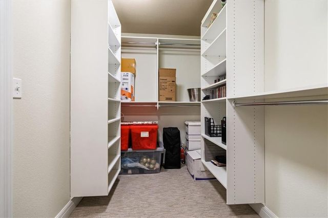 10511 Mission Road 305, Leawood, KS 66206