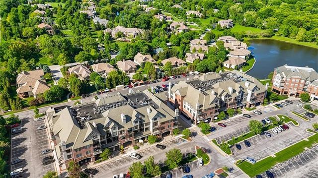 10511 Mission Road 305, Leawood, KS 66206