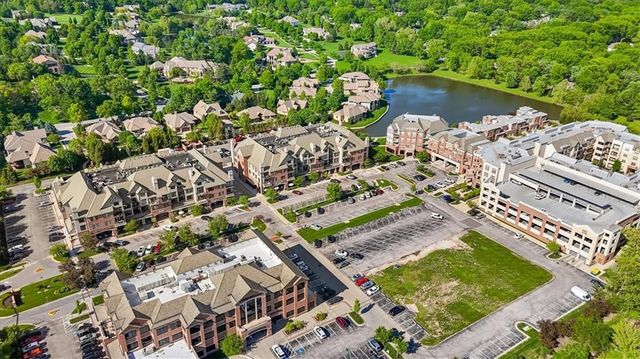 10511 Mission Road 305, Leawood, KS 66206