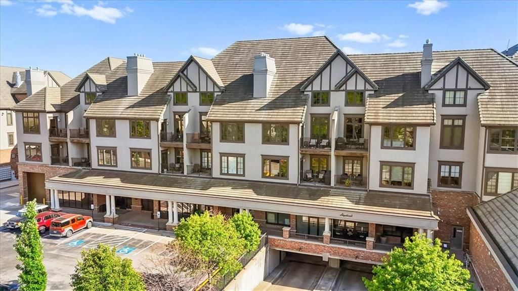 10511 Mission Road 305, Leawood, KS 66206