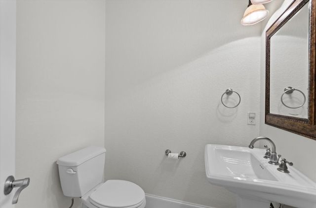 2901 Chisholm Trail, Salado, TX 76571