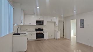 315 W 56th 1/2, Los Angeles, CA 90037