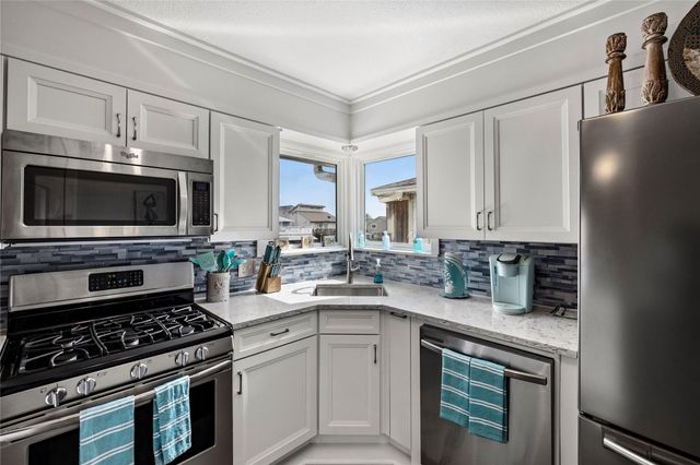 967 Bonita Street, Bayou Vista, TX 77563