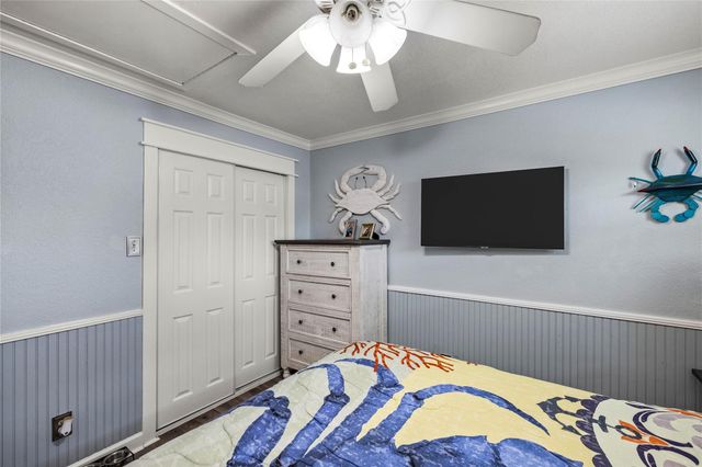 967 Bonita Street, Bayou Vista, TX 77563