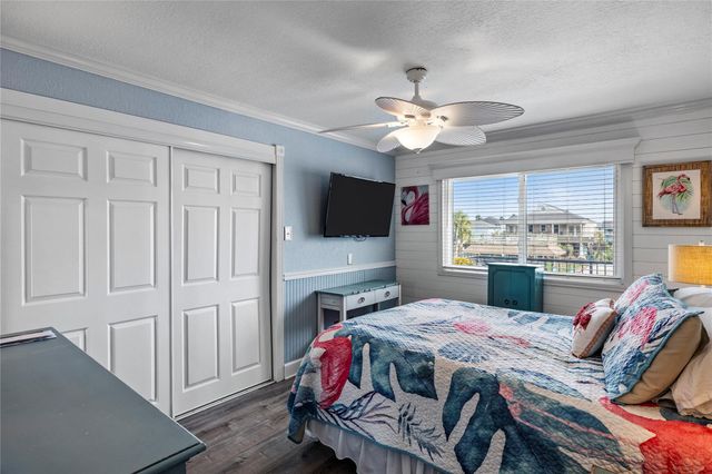 967 Bonita Street, Bayou Vista, TX 77563