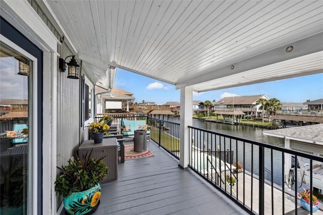 967 Bonita Street, Bayou Vista, TX 77563