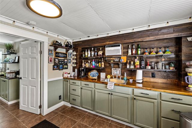 967 Bonita Street, Bayou Vista, TX 77563