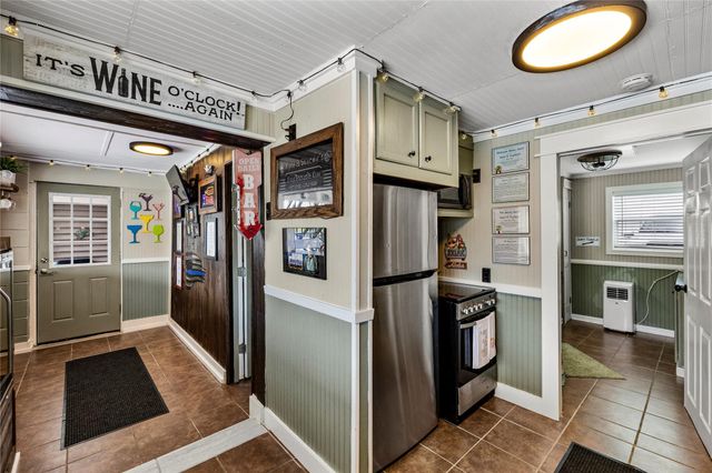 967 Bonita Street, Bayou Vista, TX 77563