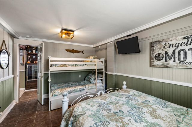 967 Bonita Street, Bayou Vista, TX 77563