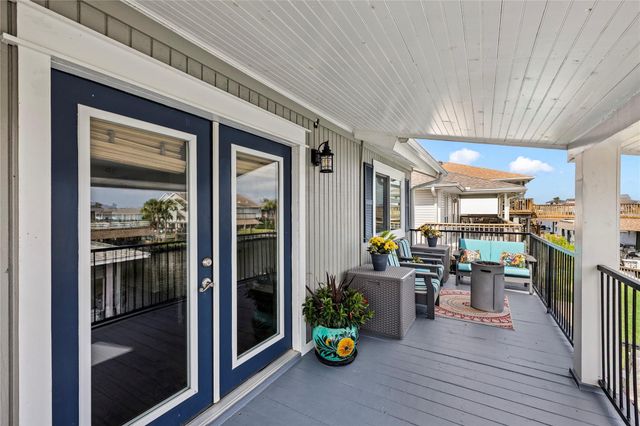 967 Bonita Street, Bayou Vista, TX 77563