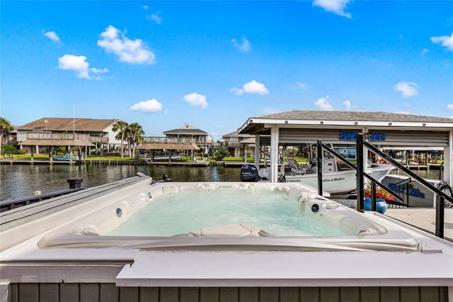 967 Bonita Street, Bayou Vista, TX 77563