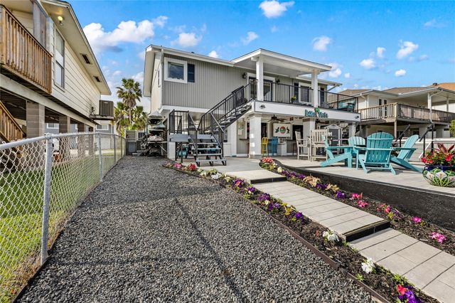 967 Bonita Street, Bayou Vista, TX 77563