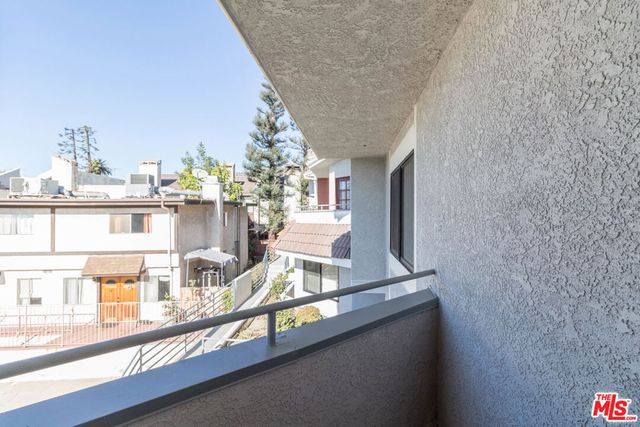 301 W Loraine Street 8, Glendale, CA 91202
