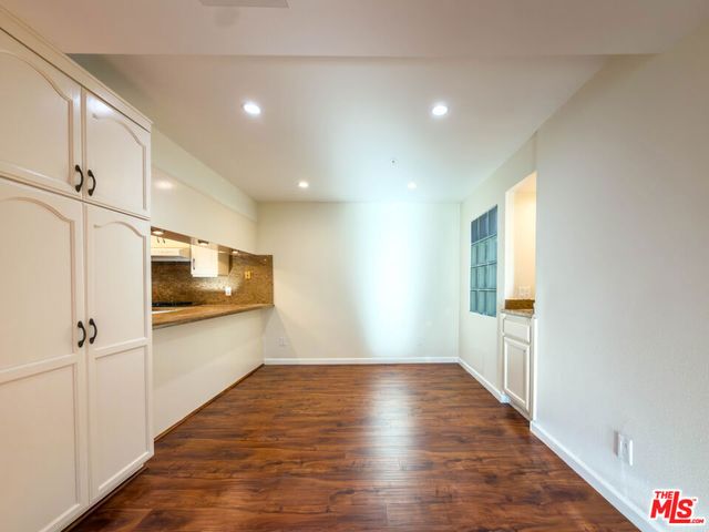 301 W Loraine Street 8, Glendale, CA 91202