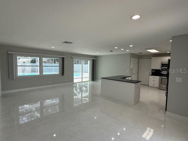 8401 BLACKSTONE COURT, Tampa, FL 33615