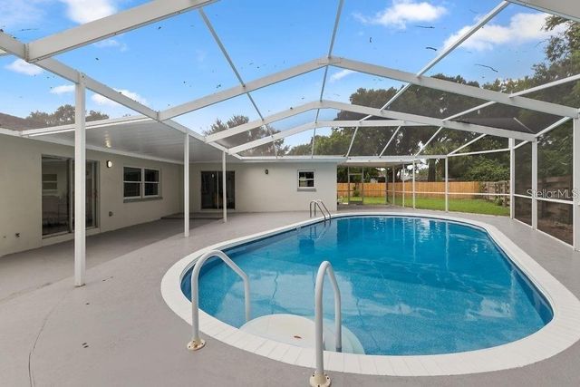 8401 BLACKSTONE COURT, Tampa, FL 33615