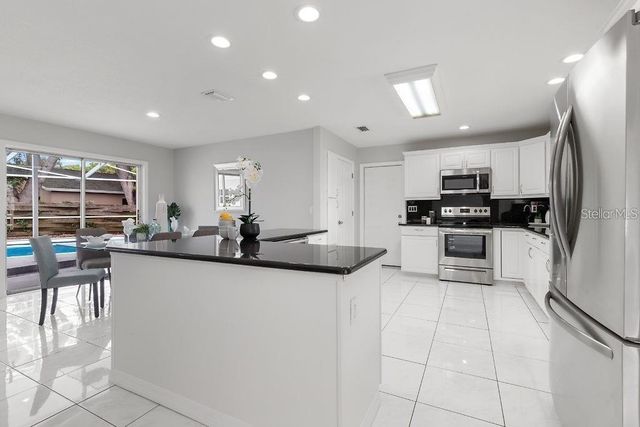 8401 BLACKSTONE COURT, Tampa, FL 33615