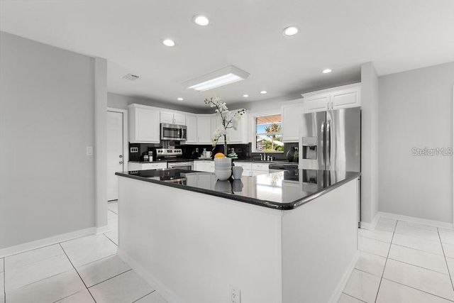 8401 BLACKSTONE COURT, Tampa, FL 33615