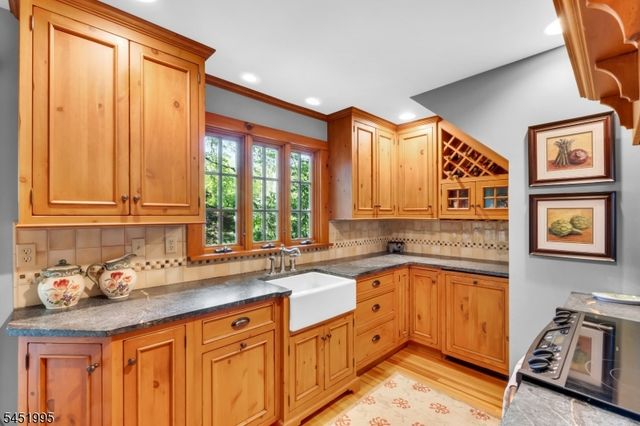 24 Rainbow Trl, Sparta Twp., NJ 07871