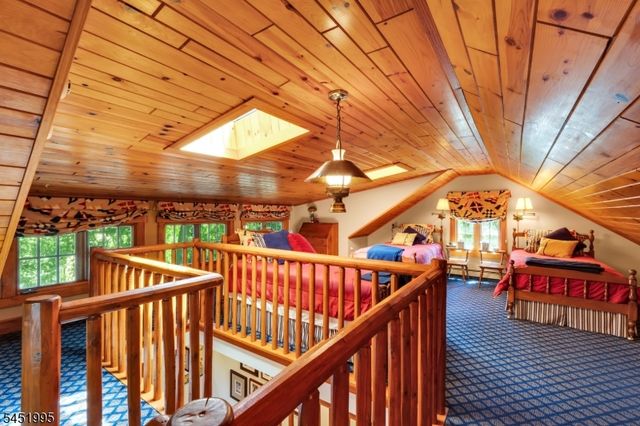 24 Rainbow Trl, Sparta Twp., NJ 07871