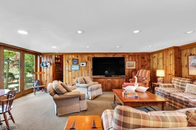 24 Rainbow Trl, Sparta Twp., NJ 07871