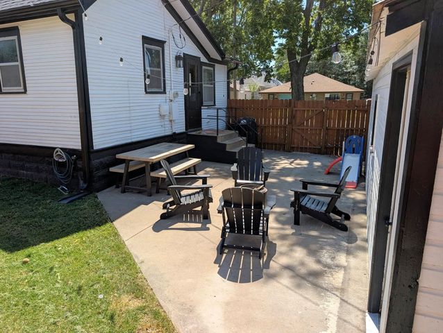 520 S 10th St, Salina, KS 67401