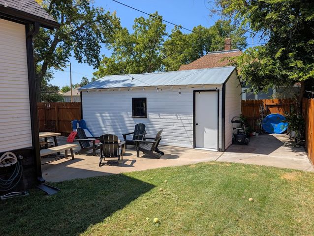 520 S 10th St, Salina, KS 67401