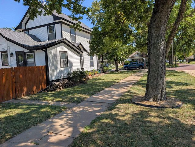 520 S 10th St, Salina, KS 67401
