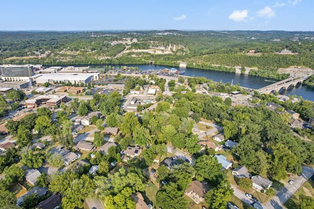 707 S 3rd Street, Branson, MO 65616