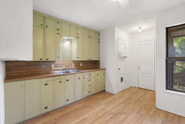 707 S 3rd Street, Branson, MO 65616