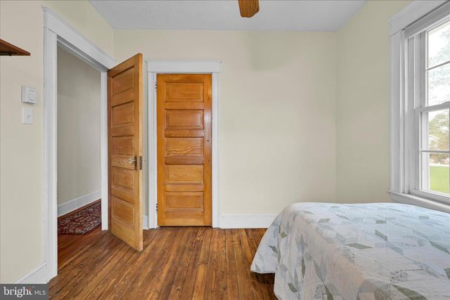 121 E CUMBERLAND RD, Enola, PA 17025