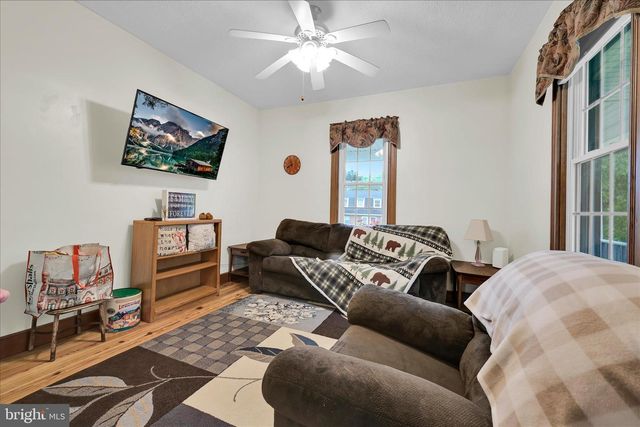 121 E CUMBERLAND RD, Enola, PA 17025