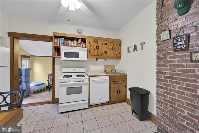 121 E CUMBERLAND RD, Enola, PA 17025
