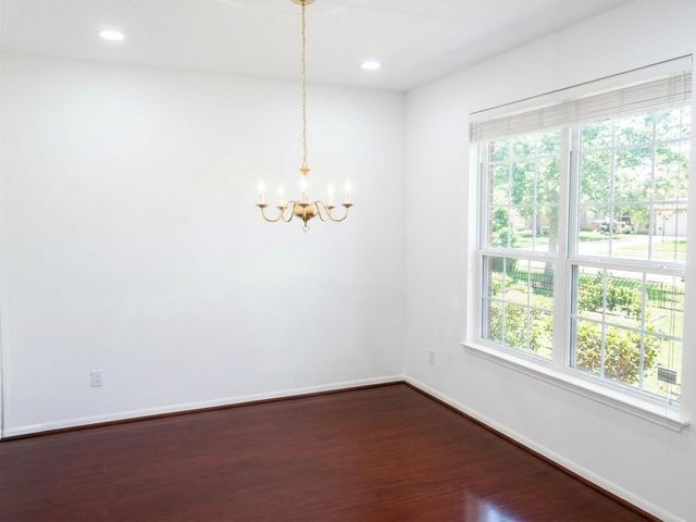 2032 Creek Shore Lane, Pearland, TX 77581
