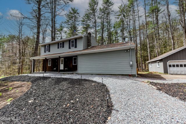 1011 Middleline Road, Ballston Spa, NY 12020
