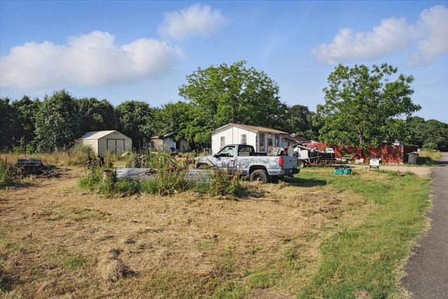 17128 County Road 3322, Frost, TX 76641