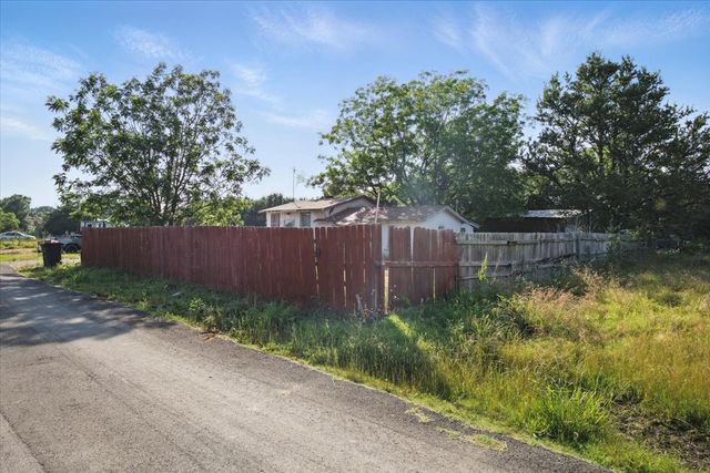 17128 County Road 3322, Frost, TX 76641