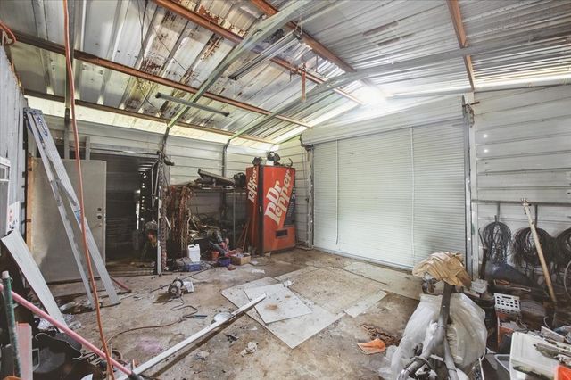 17128 County Road 3322, Frost, TX 76641
