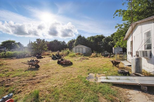 17128 County Road 3322, Frost, TX 76641