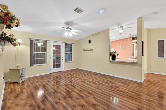 9712 US HIGHWAY 301, Dade City, FL 33525