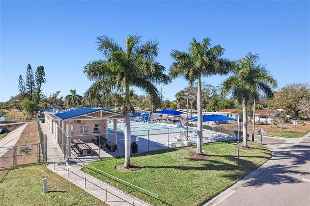 5511 93RD AVENUE N, Pinellas Park, FL 33782