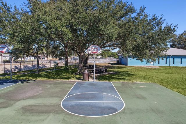 5511 93RD AVENUE N, Pinellas Park, FL 33782