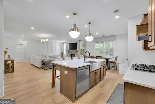 2524 Parkside Way, Gainesville, GA 30507