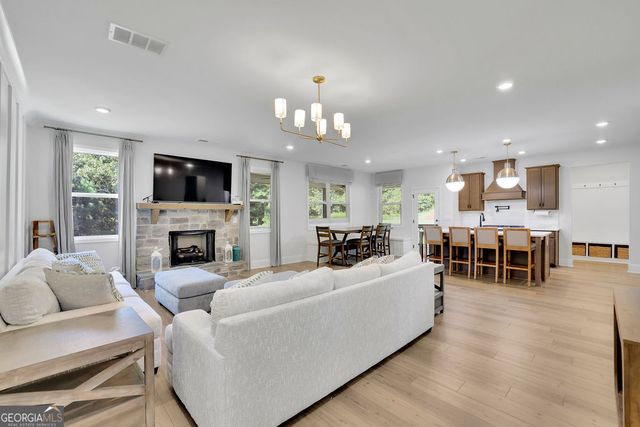 2524 Parkside Way, Gainesville, GA 30507