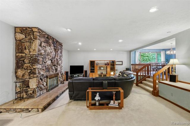 11034 Grand River Road, Brighton, MI 48116