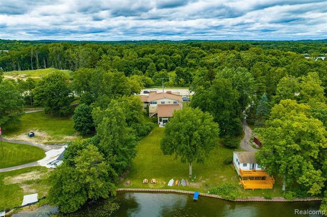 11034 Grand River Road, Brighton, MI 48116