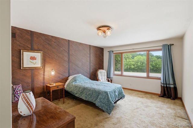 11034 Grand River Road, Brighton, MI 48116