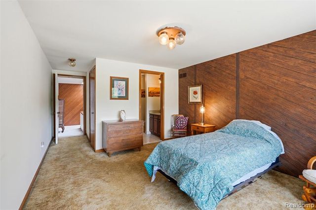 11034 Grand River Road, Brighton, MI 48116