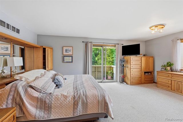 11034 Grand River Road, Brighton, MI 48116