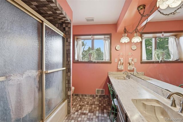 11034 Grand River Road, Brighton, MI 48116